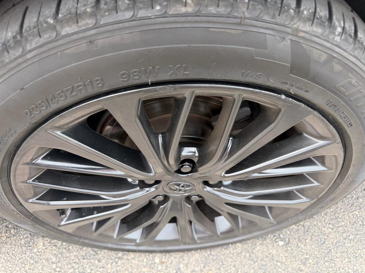 Toyota Camry 4dr Sdn SE Auto V6 2018