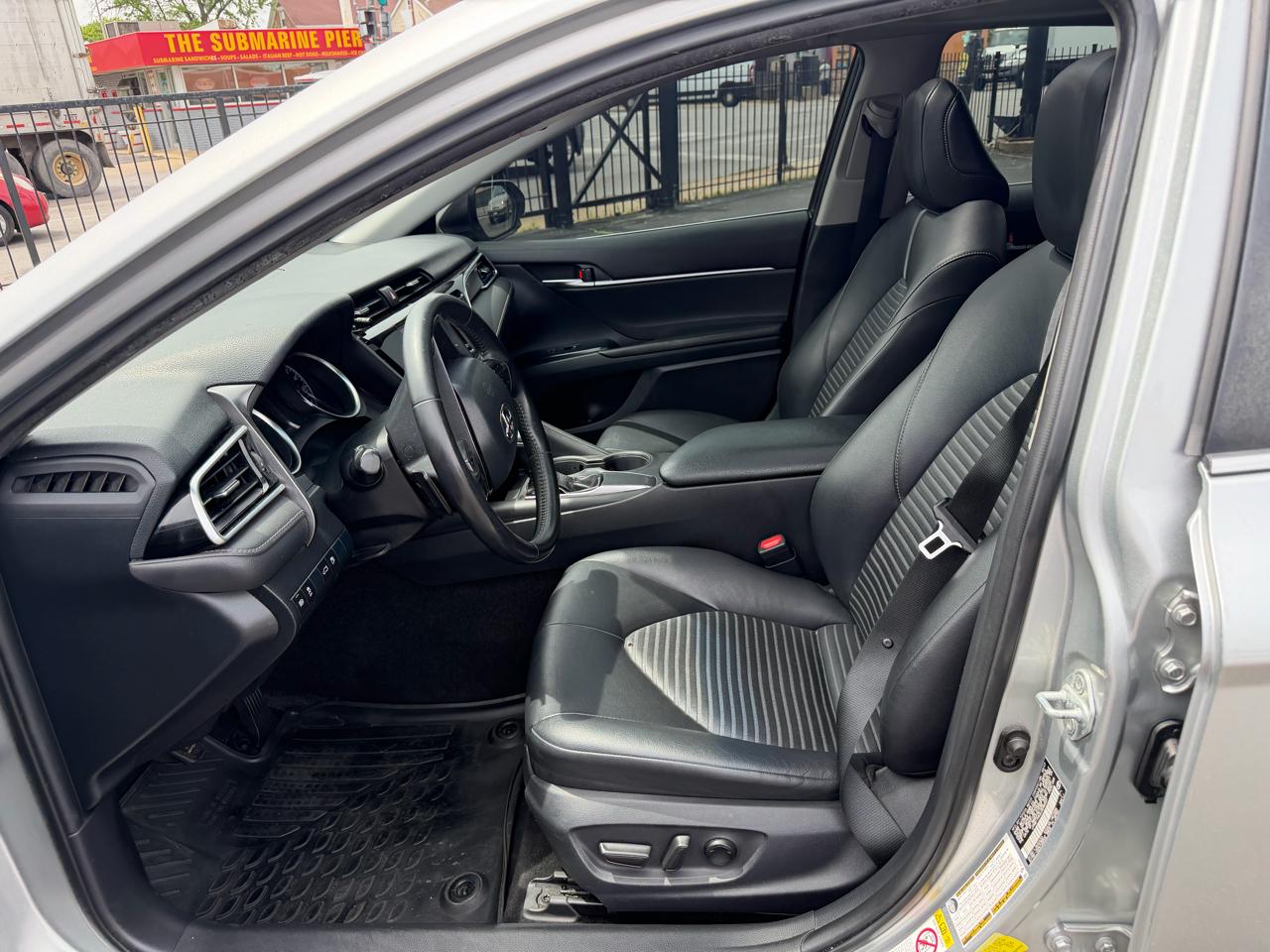 Toyota Camry 4dr Sdn SE Auto V6 2018