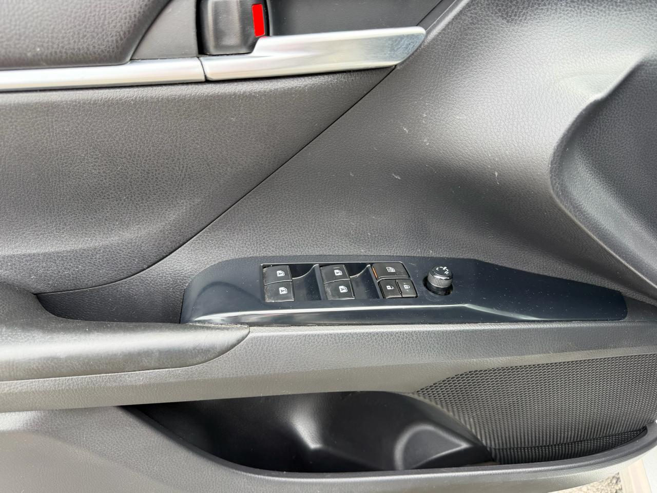 Toyota Camry 4dr Sdn SE Auto V6 2018