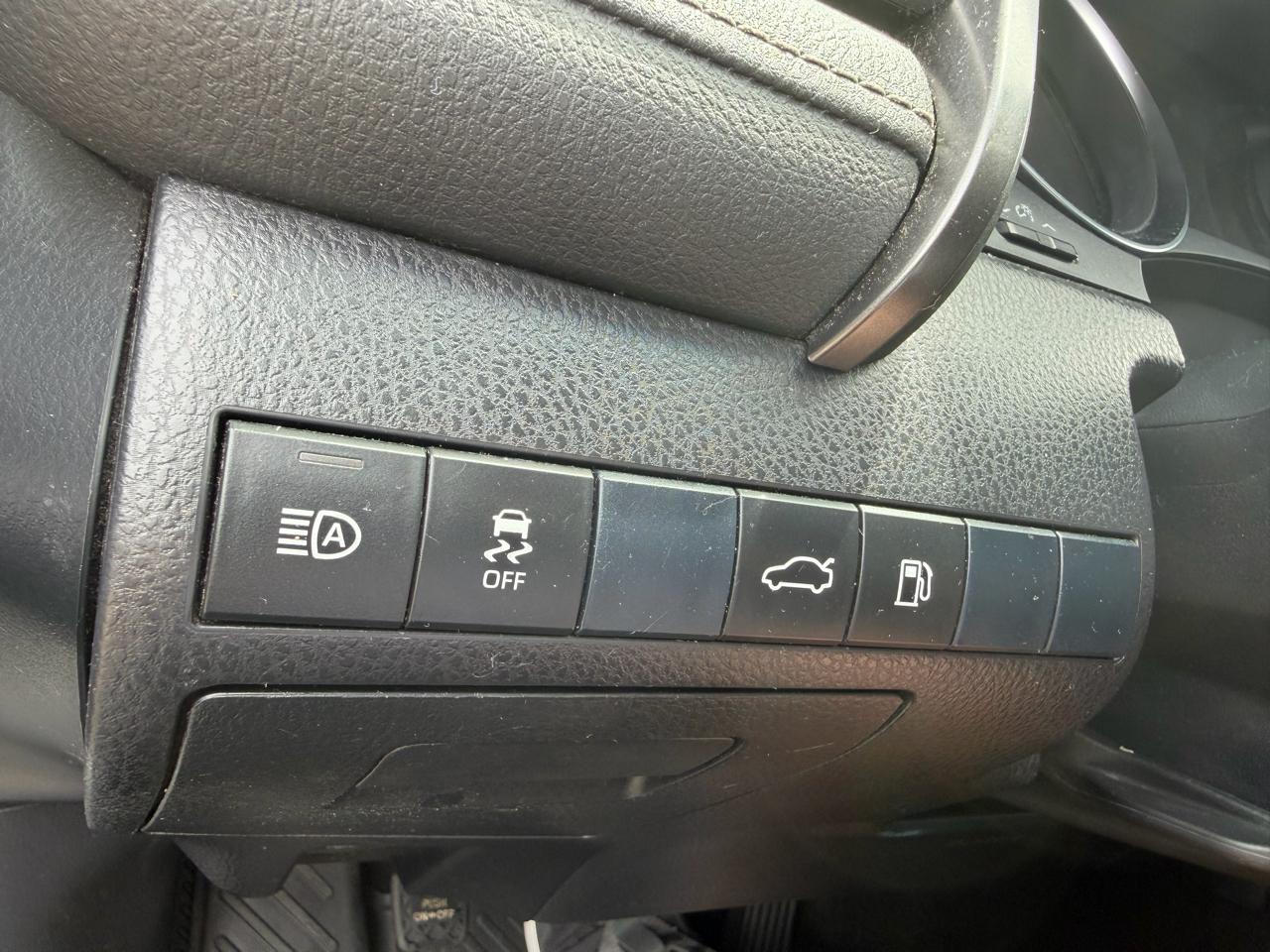 Toyota Camry 4dr Sdn SE Auto V6 2018