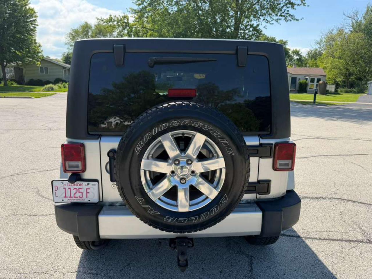 Jeep Wrangler Unlimited 4WD 4dr Sahara 2011