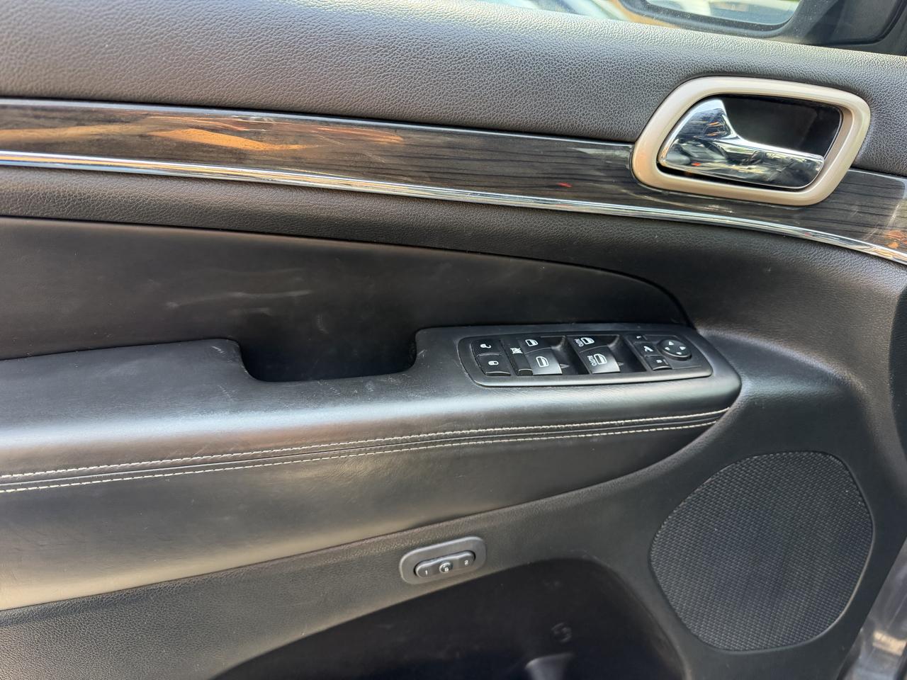 Jeep Grand Cherokee 4WD 4dr Overland 2014