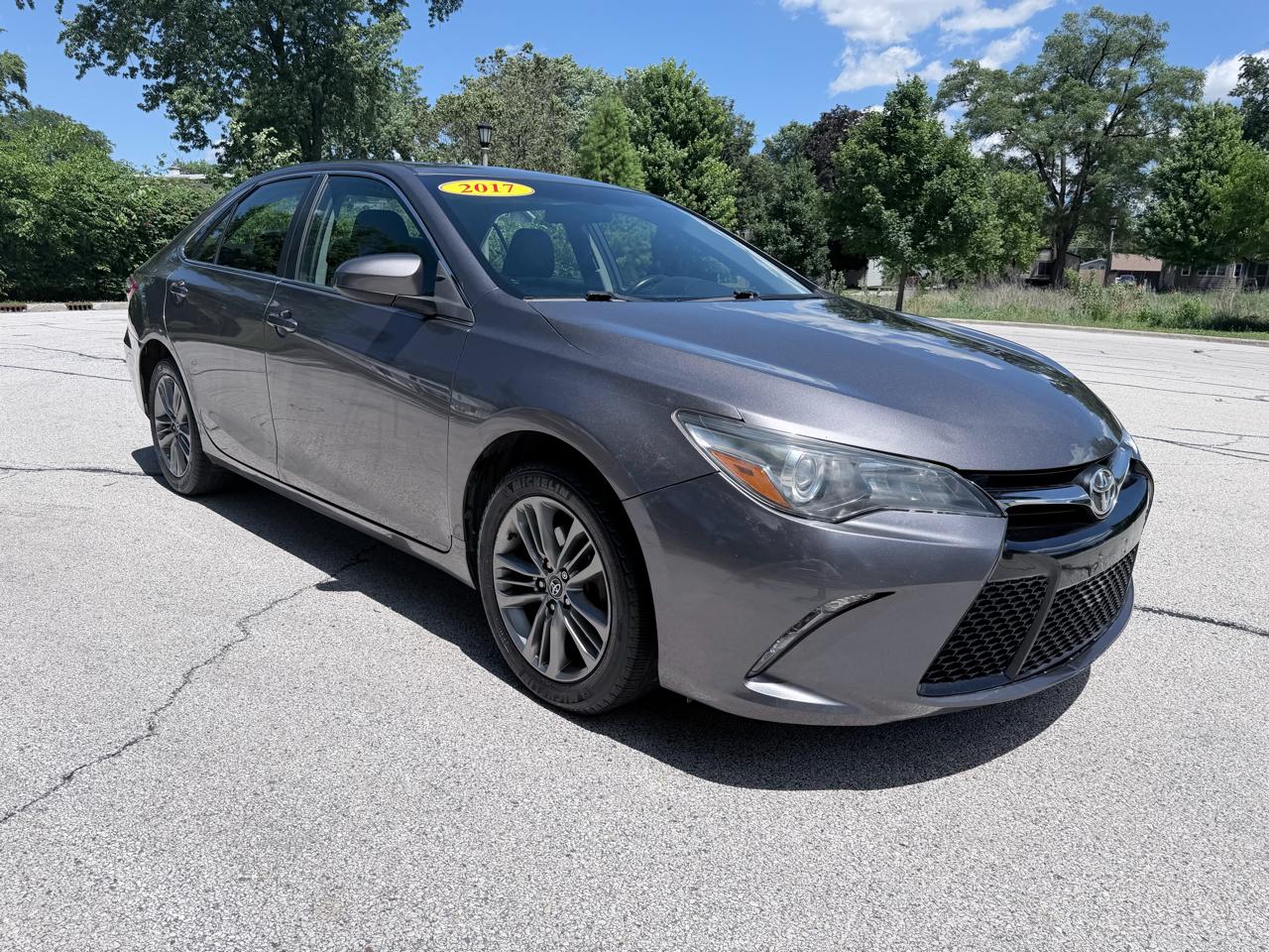 Toyota Camry LE Auto (Natl) 2017