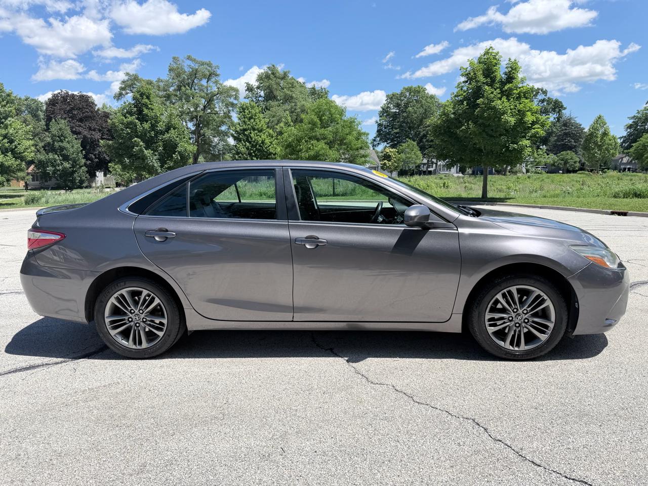 Toyota Camry LE Auto (Natl) 2017