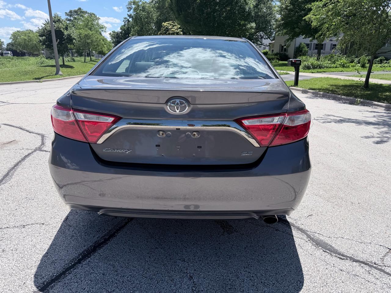 Toyota Camry LE Auto (Natl) 2017