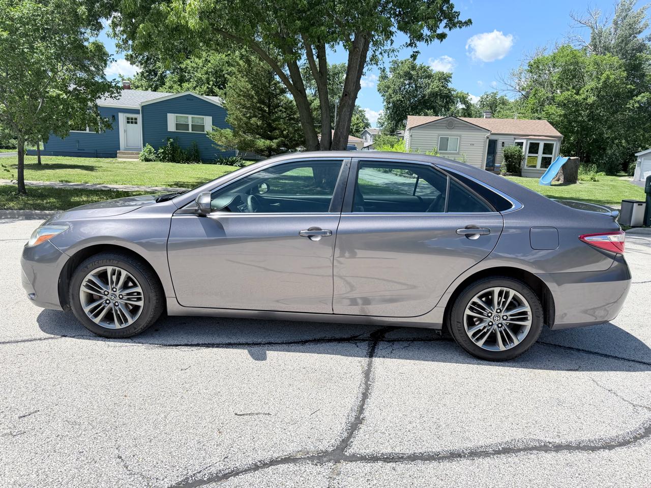 Toyota Camry LE Auto (Natl) 2017
