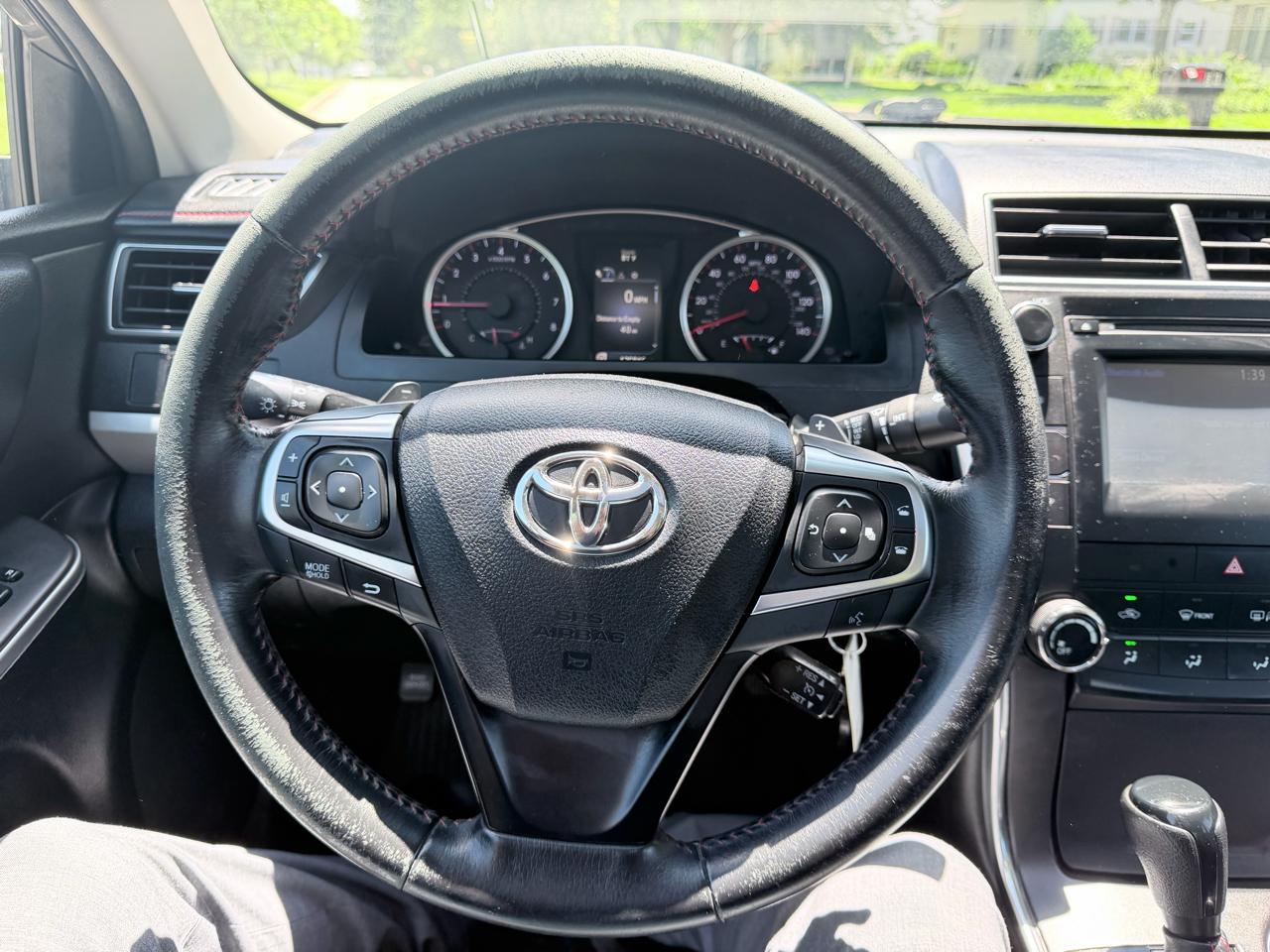 Toyota Camry LE Auto (Natl) 2017