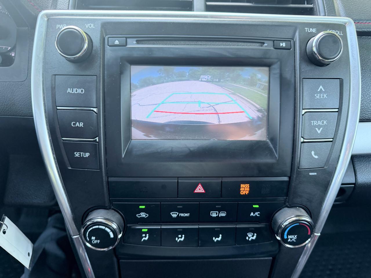 Toyota Camry LE Auto (Natl) 2017