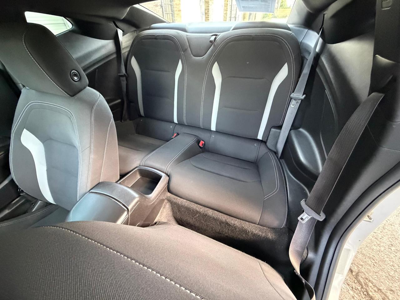 Chevrolet Camaro 2dr Cpe 1LT 2016