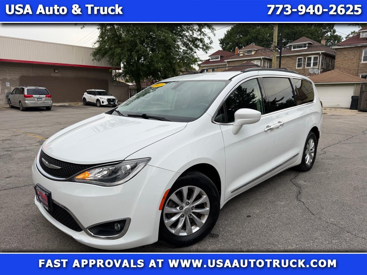 2017 Chrysler Pacifica Touring-L FWD