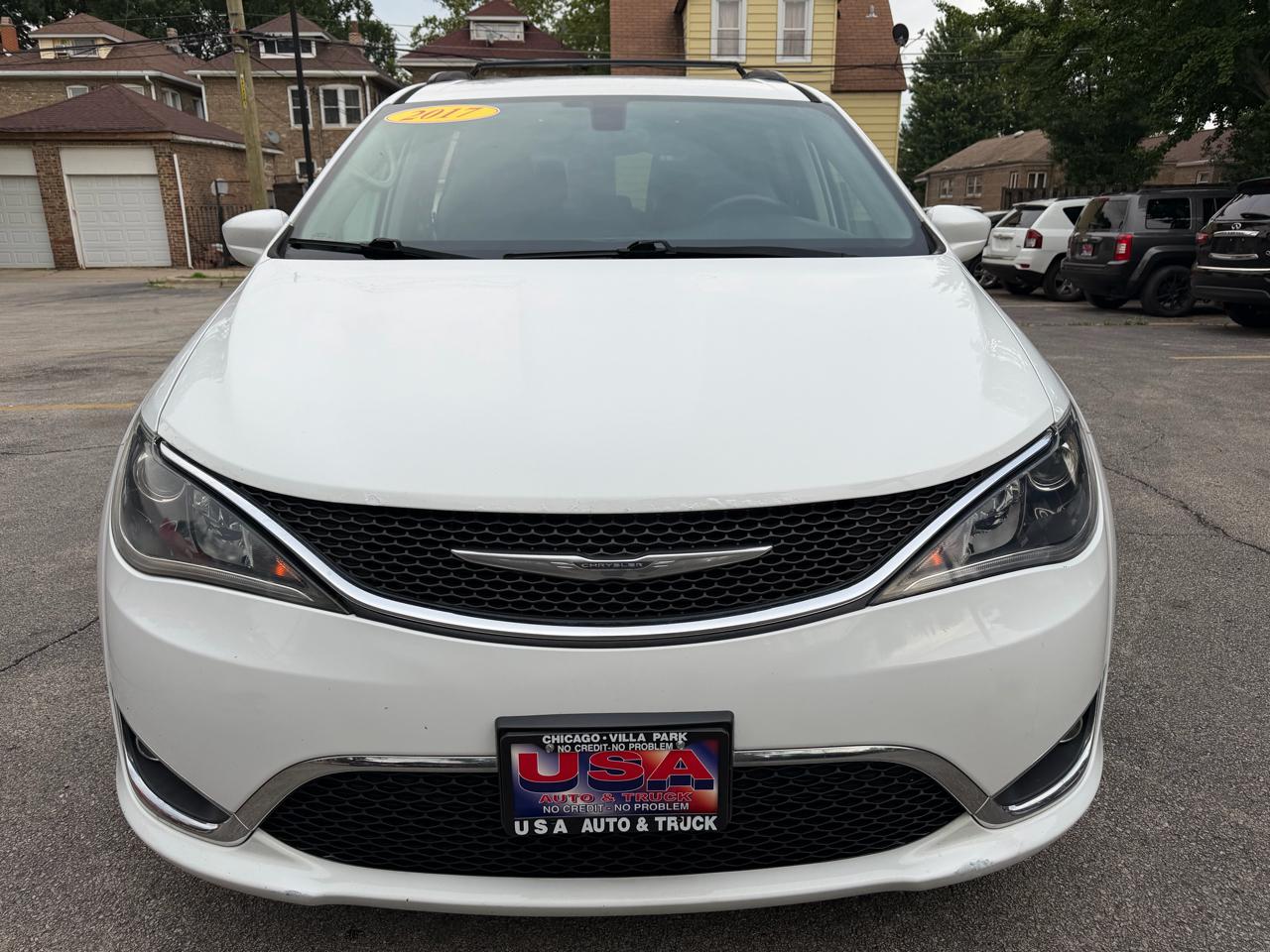 Chrysler Pacifica Touring-L FWD 2017