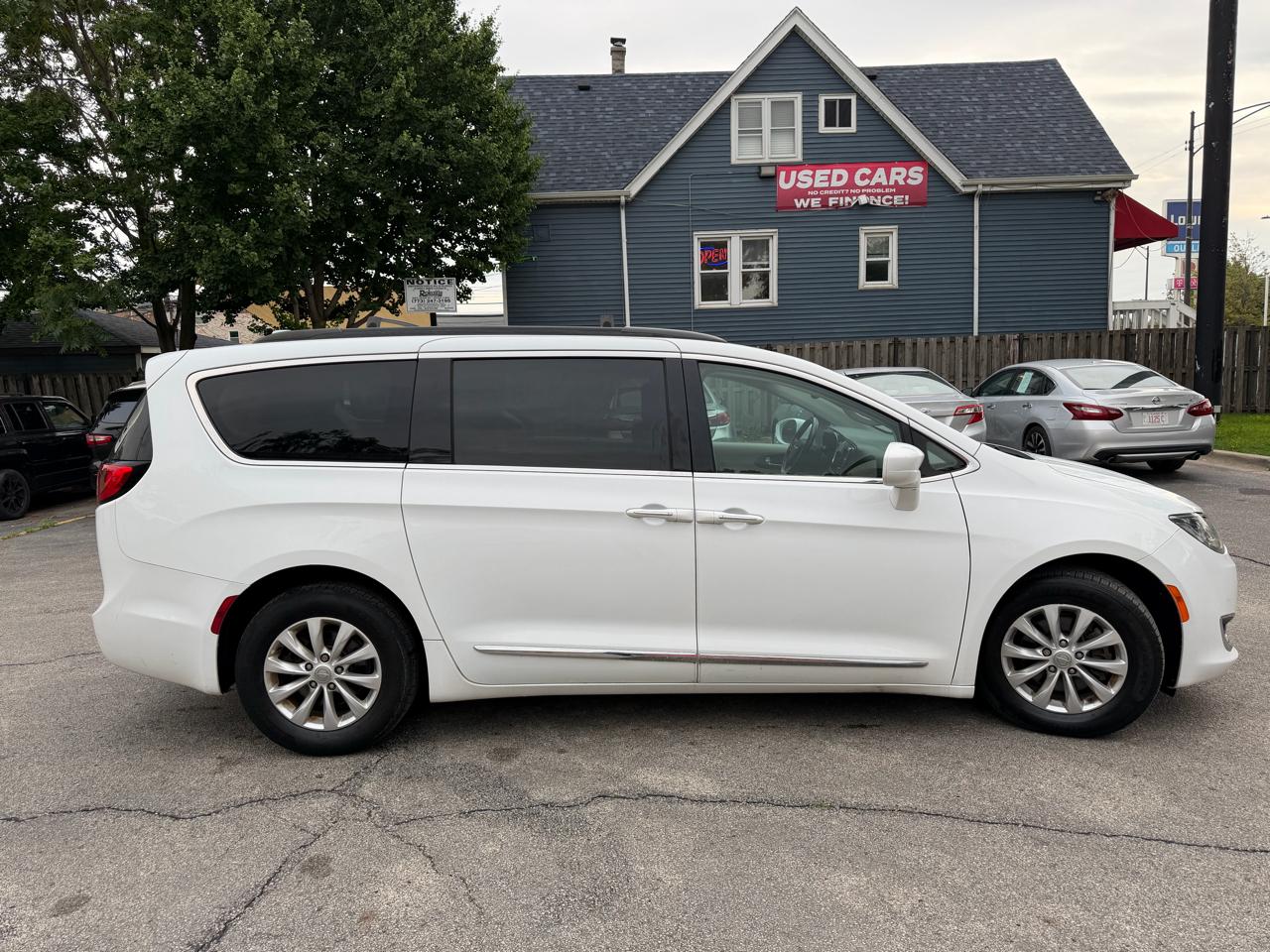 Chrysler Pacifica Touring-L FWD 2017