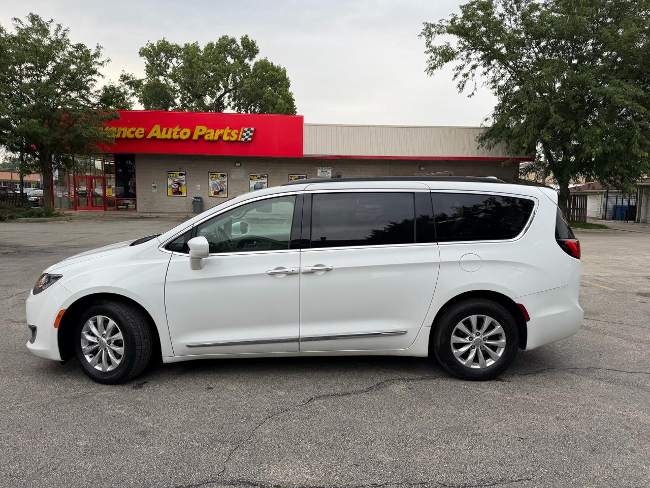 Chrysler Pacifica Touring-L FWD 2017
