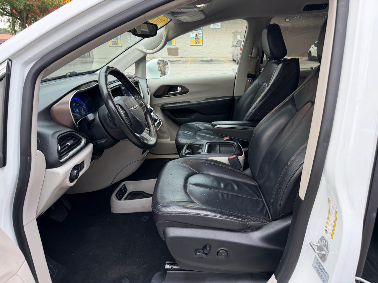 Chrysler Pacifica Touring-L FWD 2017