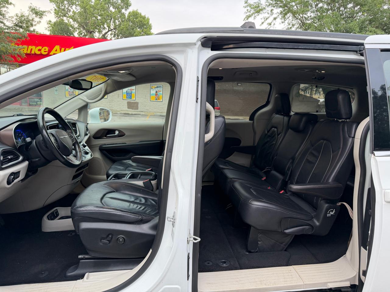 Chrysler Pacifica Touring-L FWD 2017