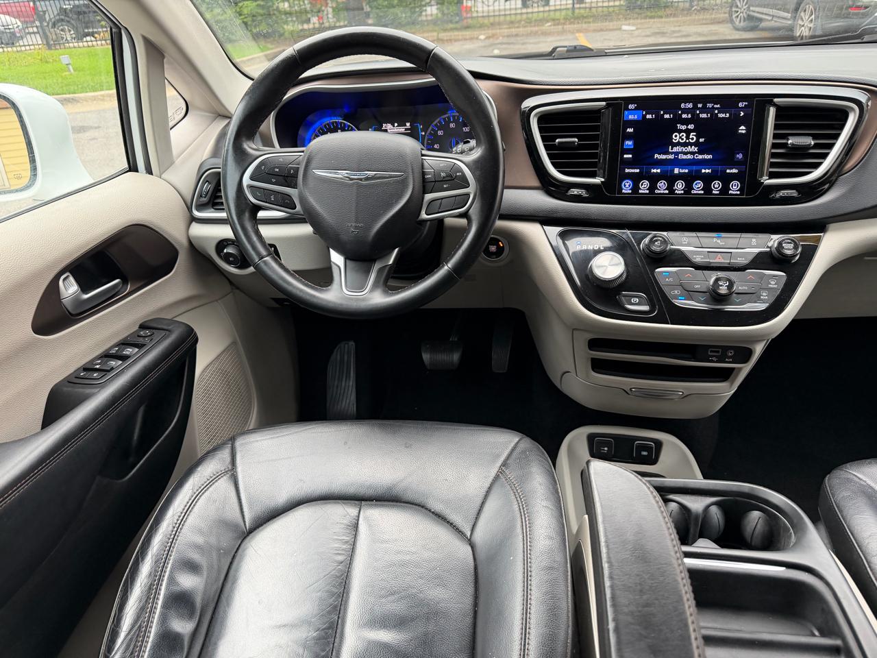 Chrysler Pacifica Touring-L FWD 2017