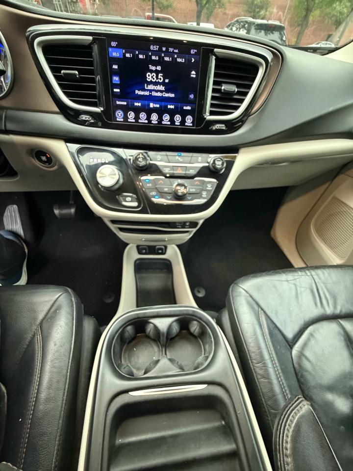 Chrysler Pacifica Touring-L FWD 2017