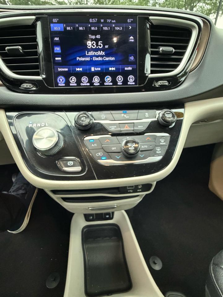 Chrysler Pacifica Touring-L FWD 2017