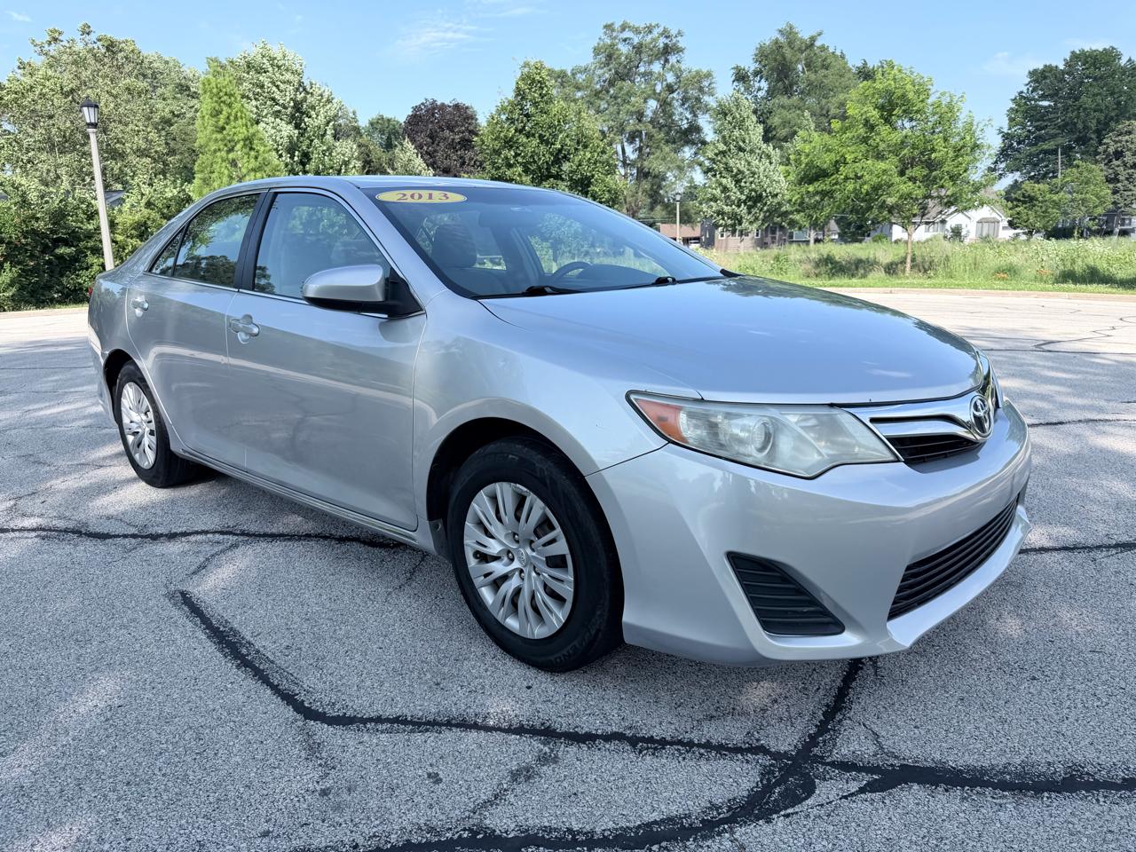 Toyota Camry 4dr Sdn I4 Auto XLE (Natl) 2013