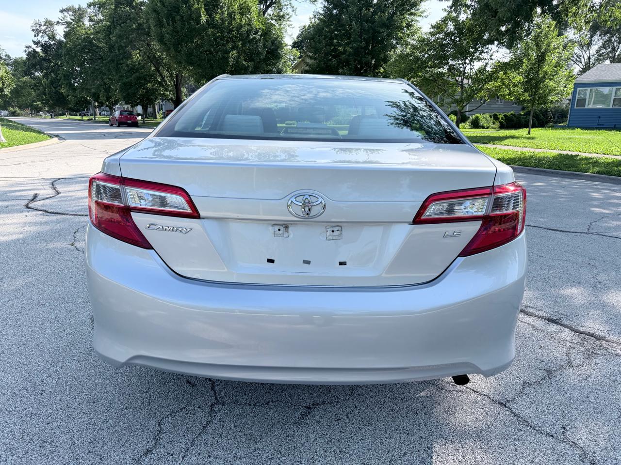 Toyota Camry 4dr Sdn I4 Auto XLE (Natl) 2013