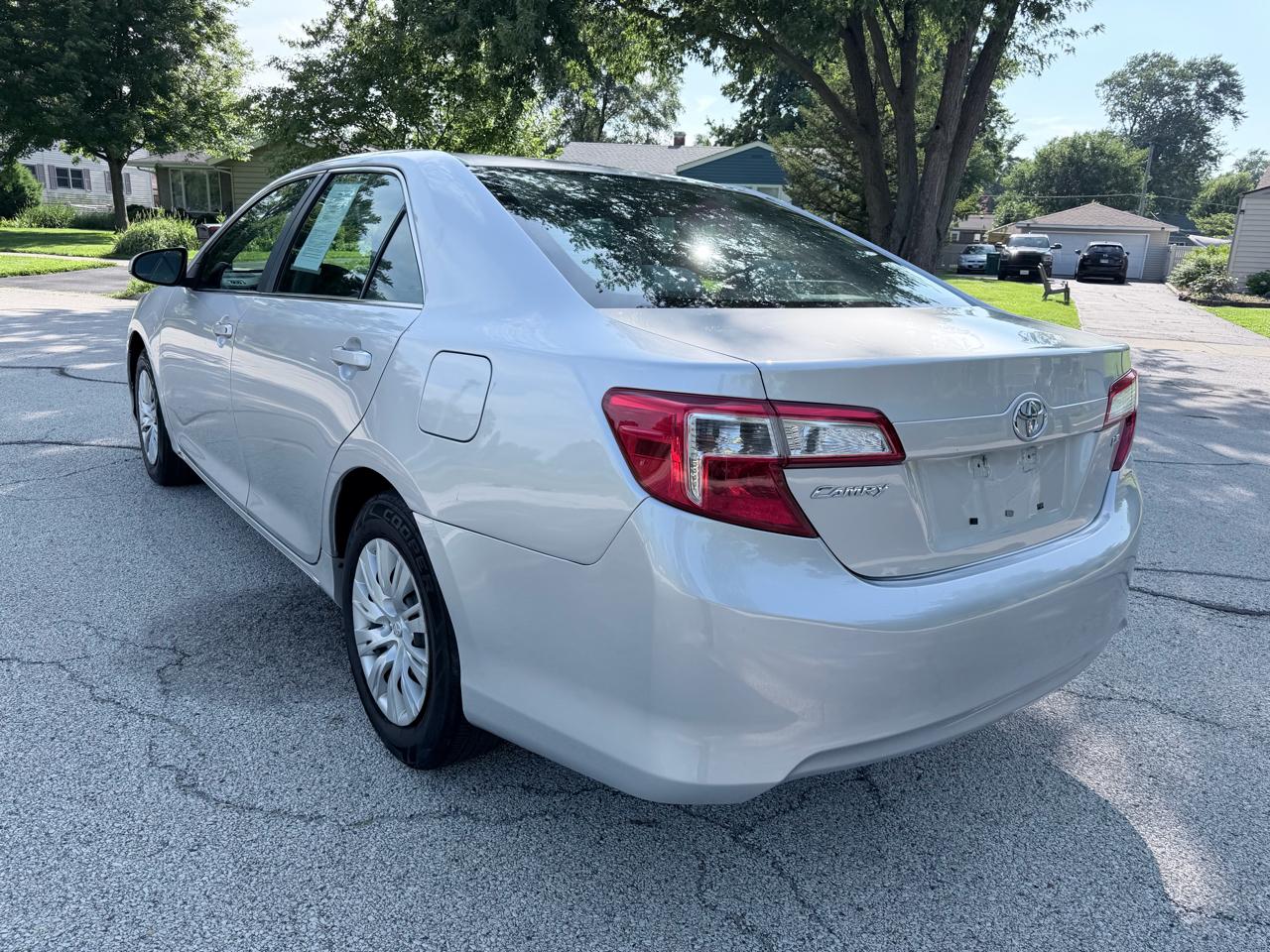 Toyota Camry 4dr Sdn I4 Auto XLE (Natl) 2013