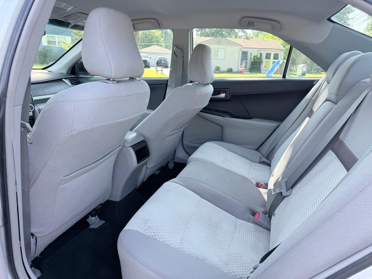 Toyota Camry 4dr Sdn I4 Auto XLE (Natl) 2013