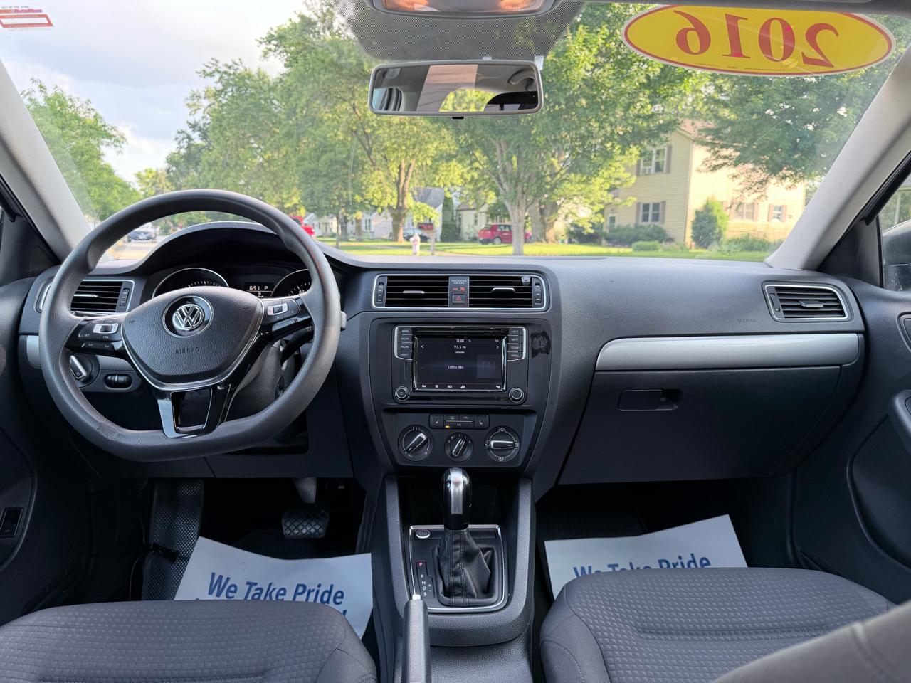 Volkswagen Jetta Sedan 4dr Auto 1.4T SE 2016