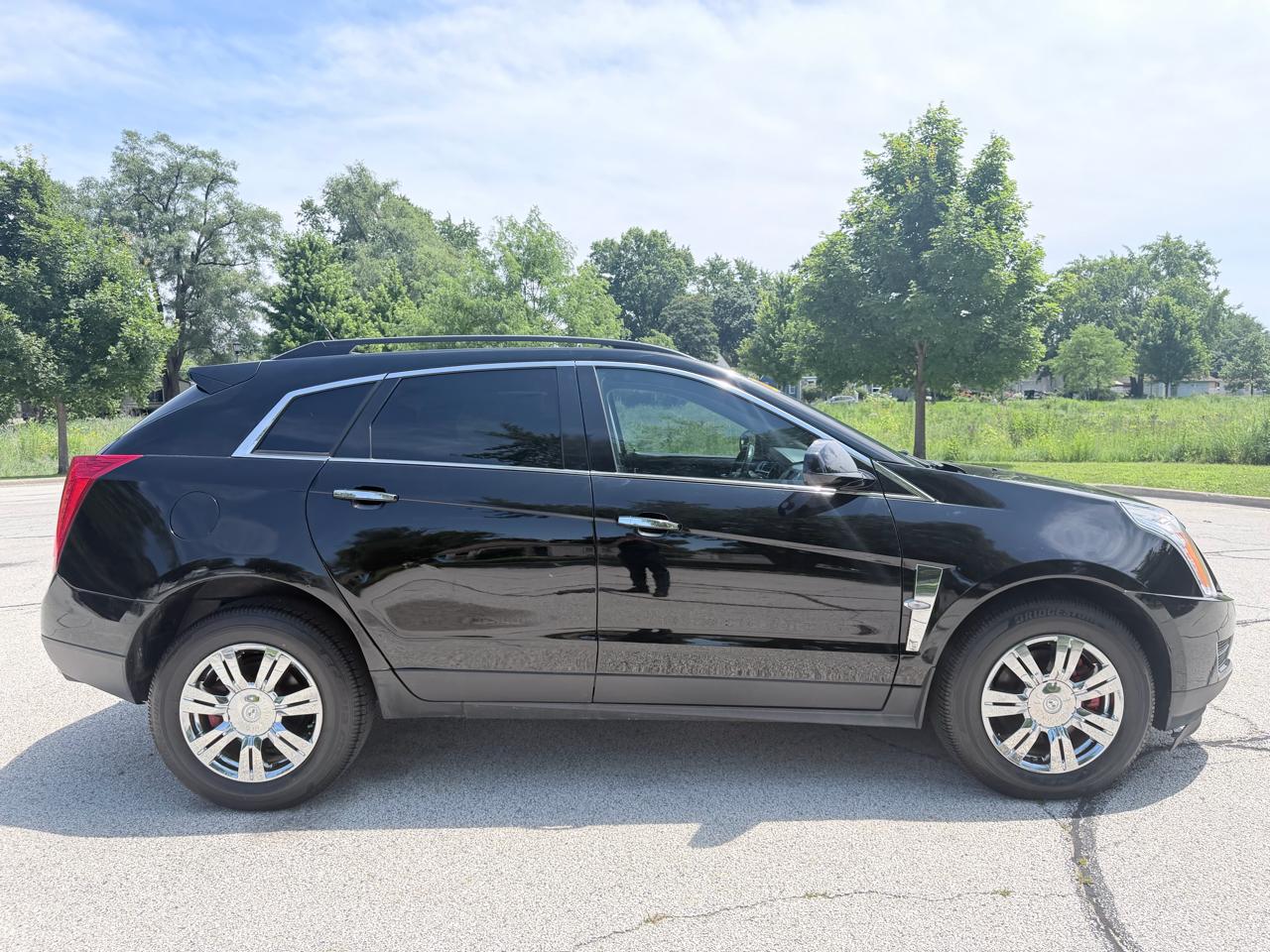 Cadillac SRX FWD 4dr Base 2011
