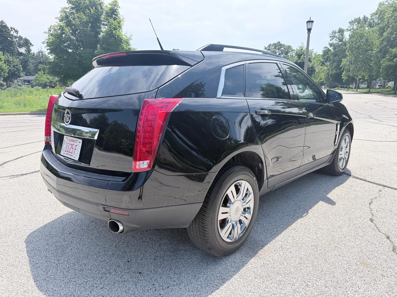Cadillac SRX FWD 4dr Base 2011