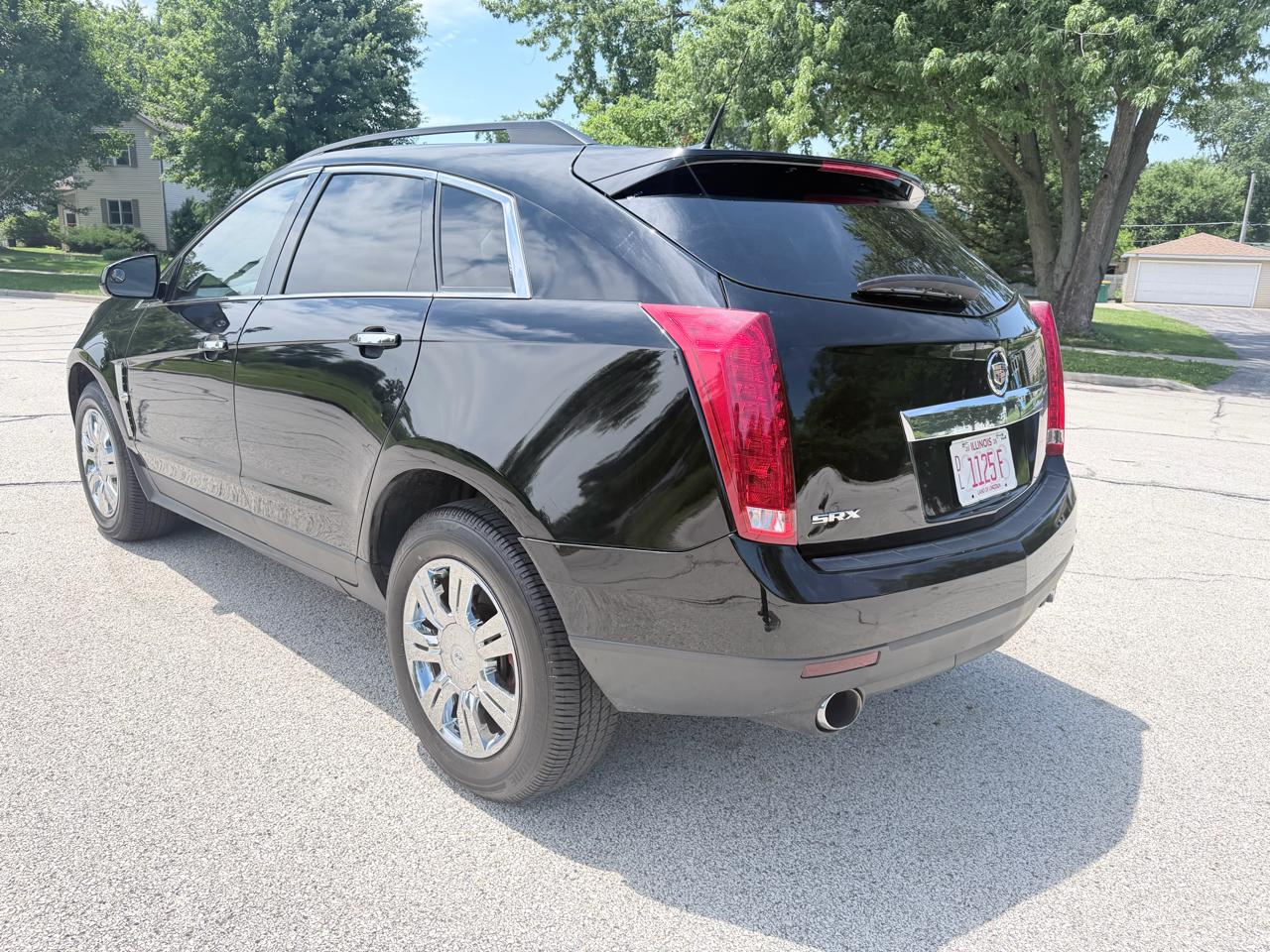Cadillac SRX FWD 4dr Base 2011