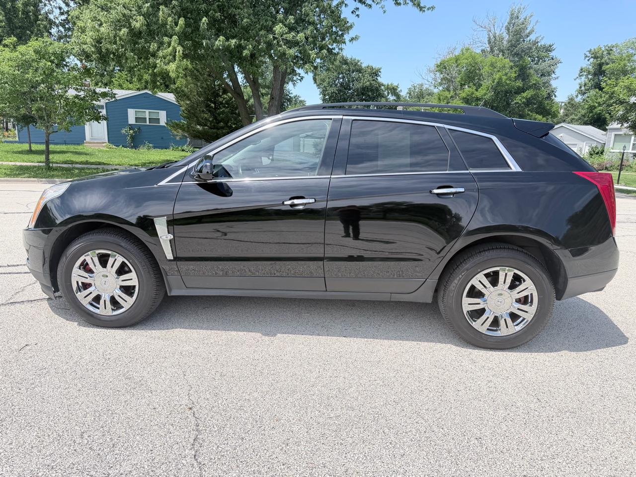 Cadillac SRX FWD 4dr Base 2011