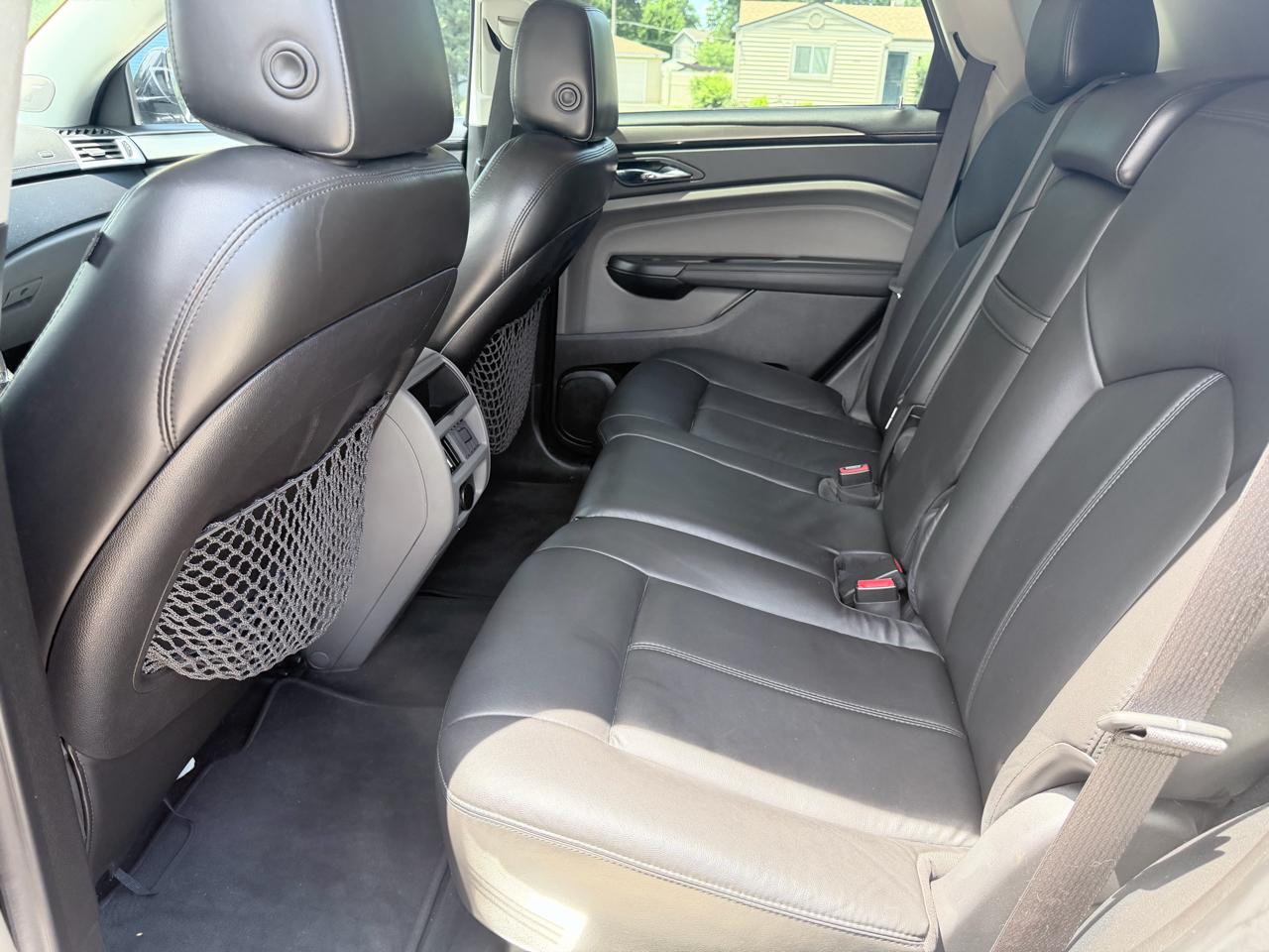 Cadillac SRX FWD 4dr Base 2011