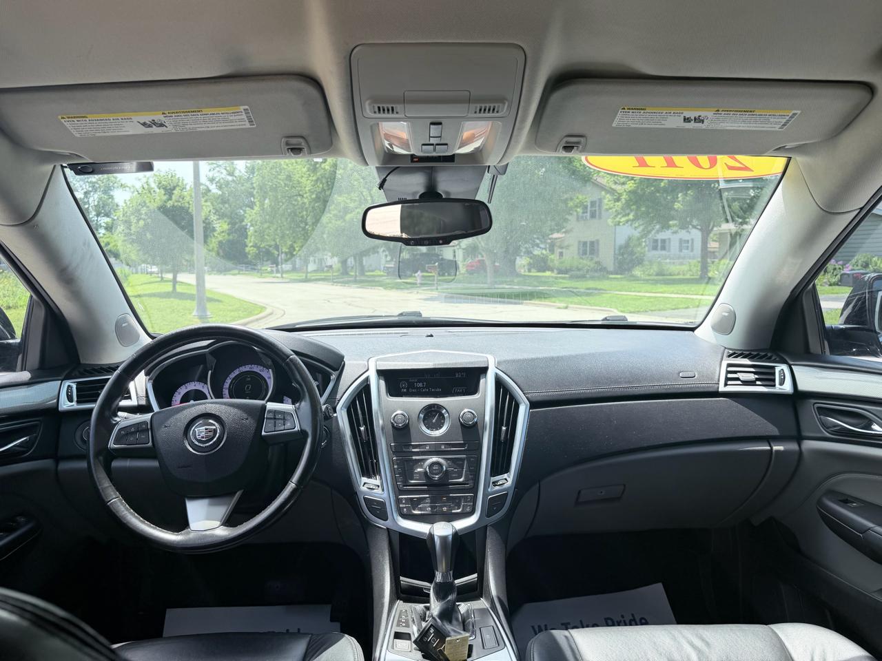 Cadillac SRX FWD 4dr Base 2011