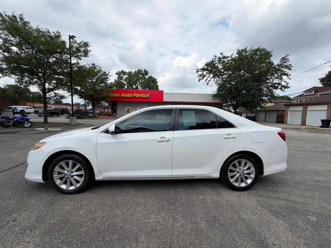 Toyota Camry Hybrid 4dr Sdn XLE (Natl) 2013