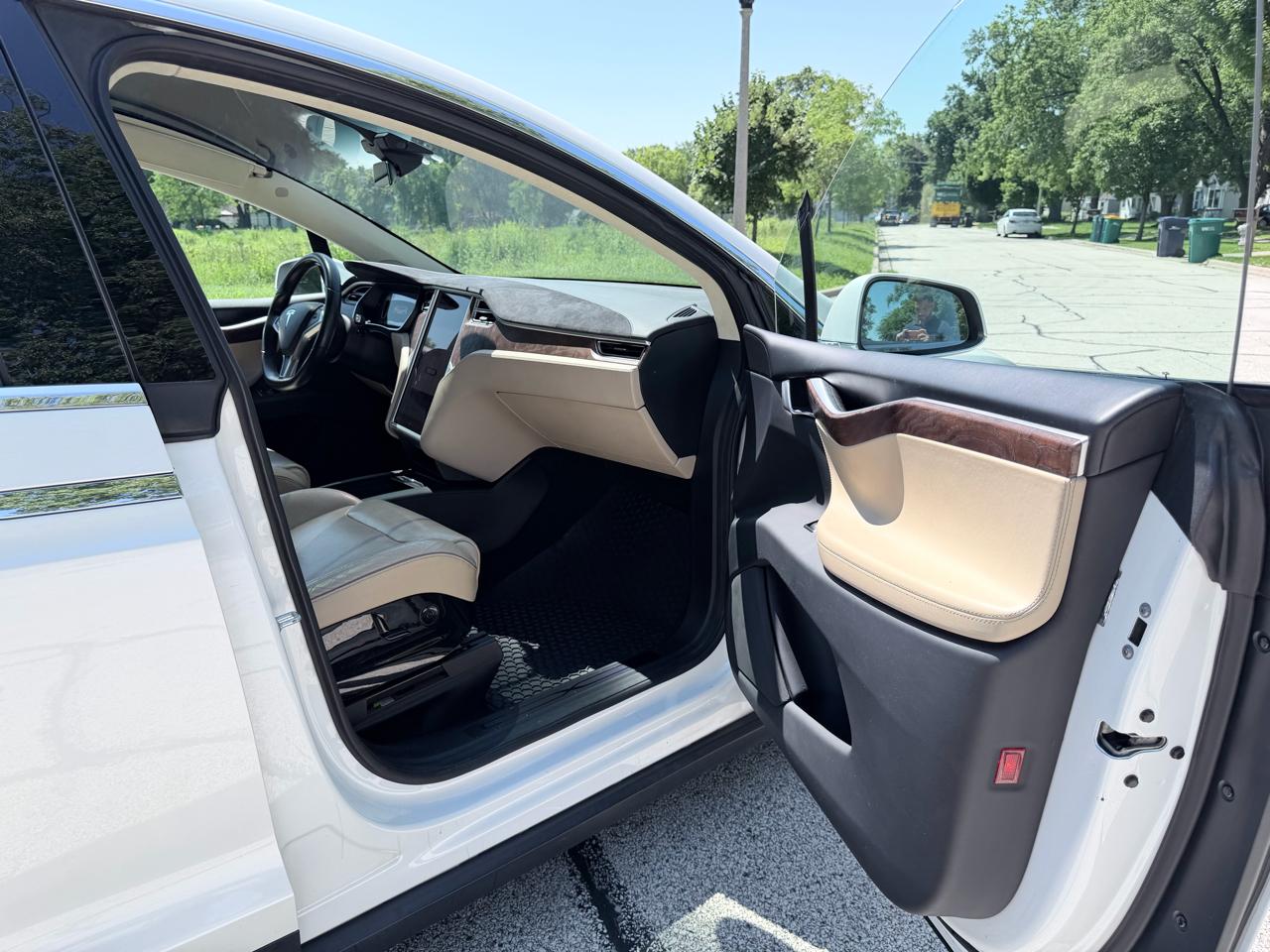 Tesla Model X AWD 4dr 90D 2016