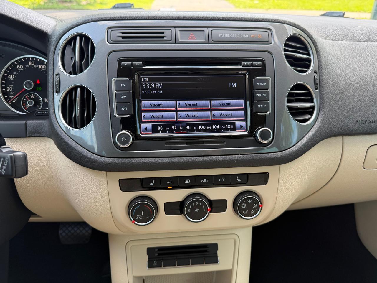 Volkswagen Tiguan 2WD 4dr Auto R-Line 2015