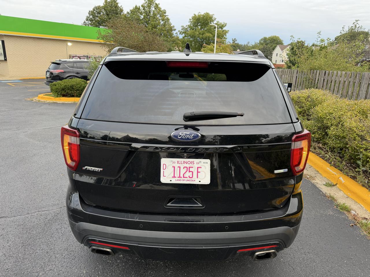 Ford Explorer photo 5