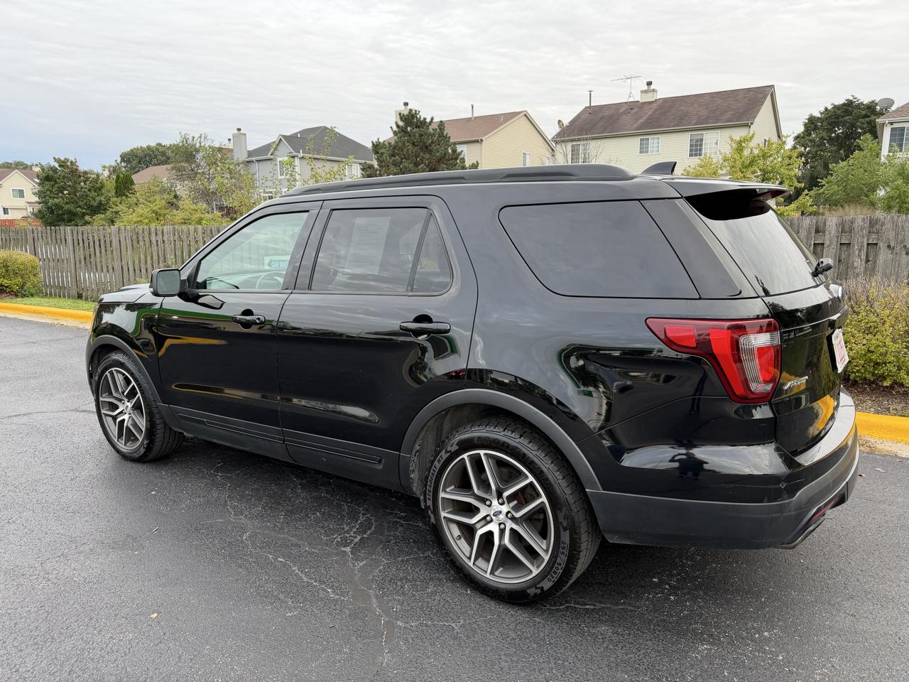 Ford Explorer photo 6