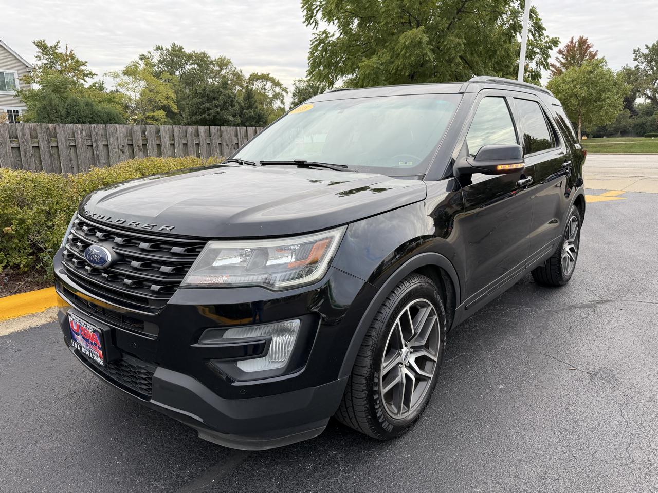 Ford Explorer photo 8