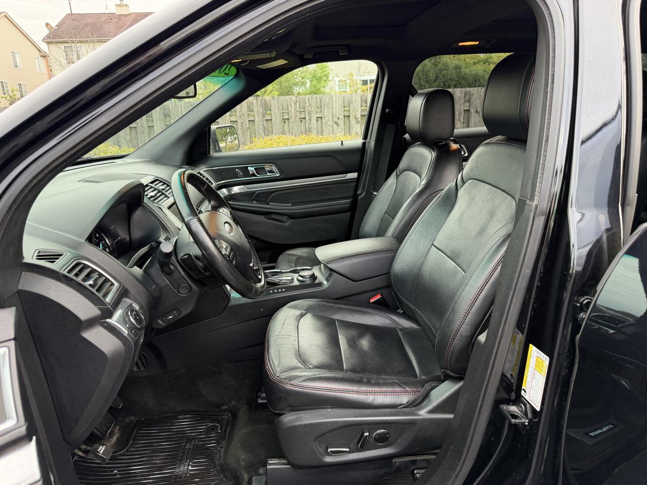 Ford Explorer photo 9