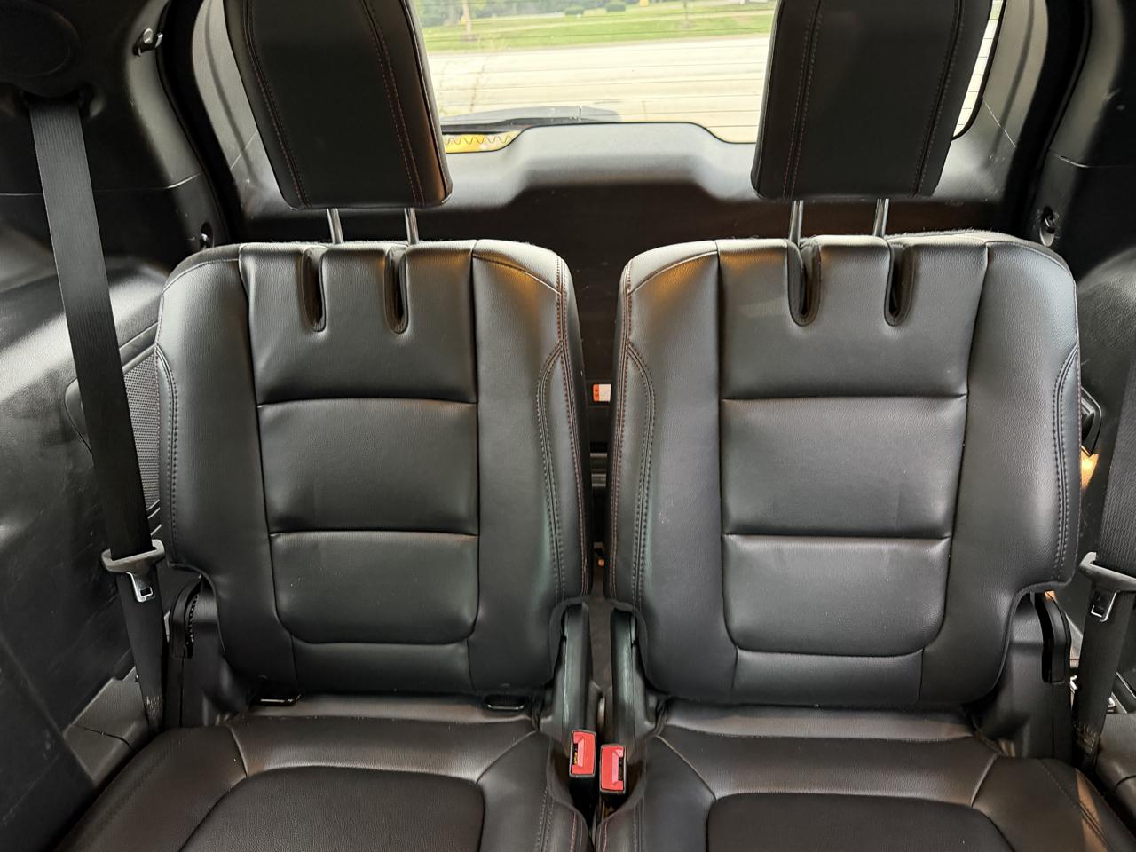 Ford Explorer photo 12
