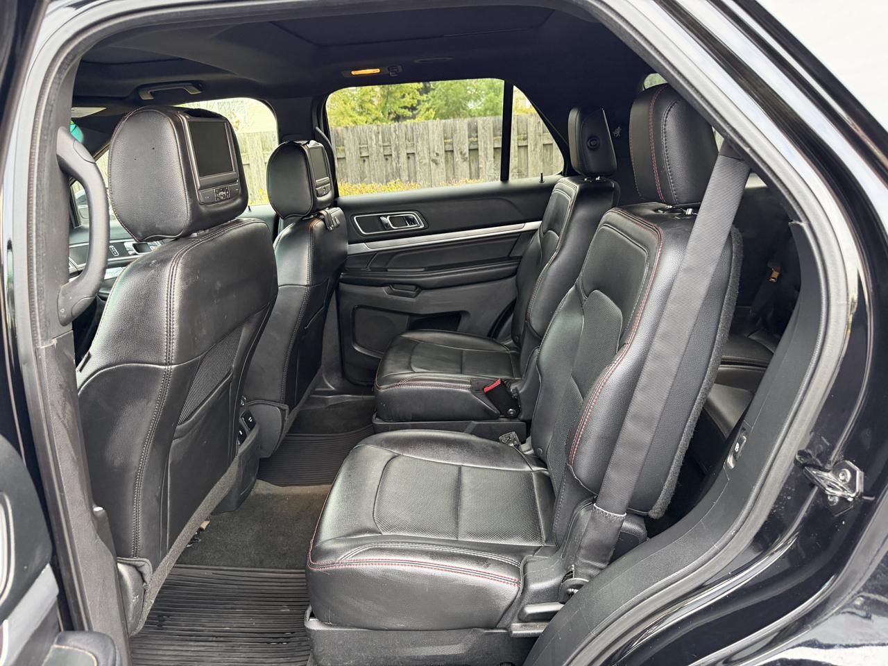 Ford Explorer photo 13