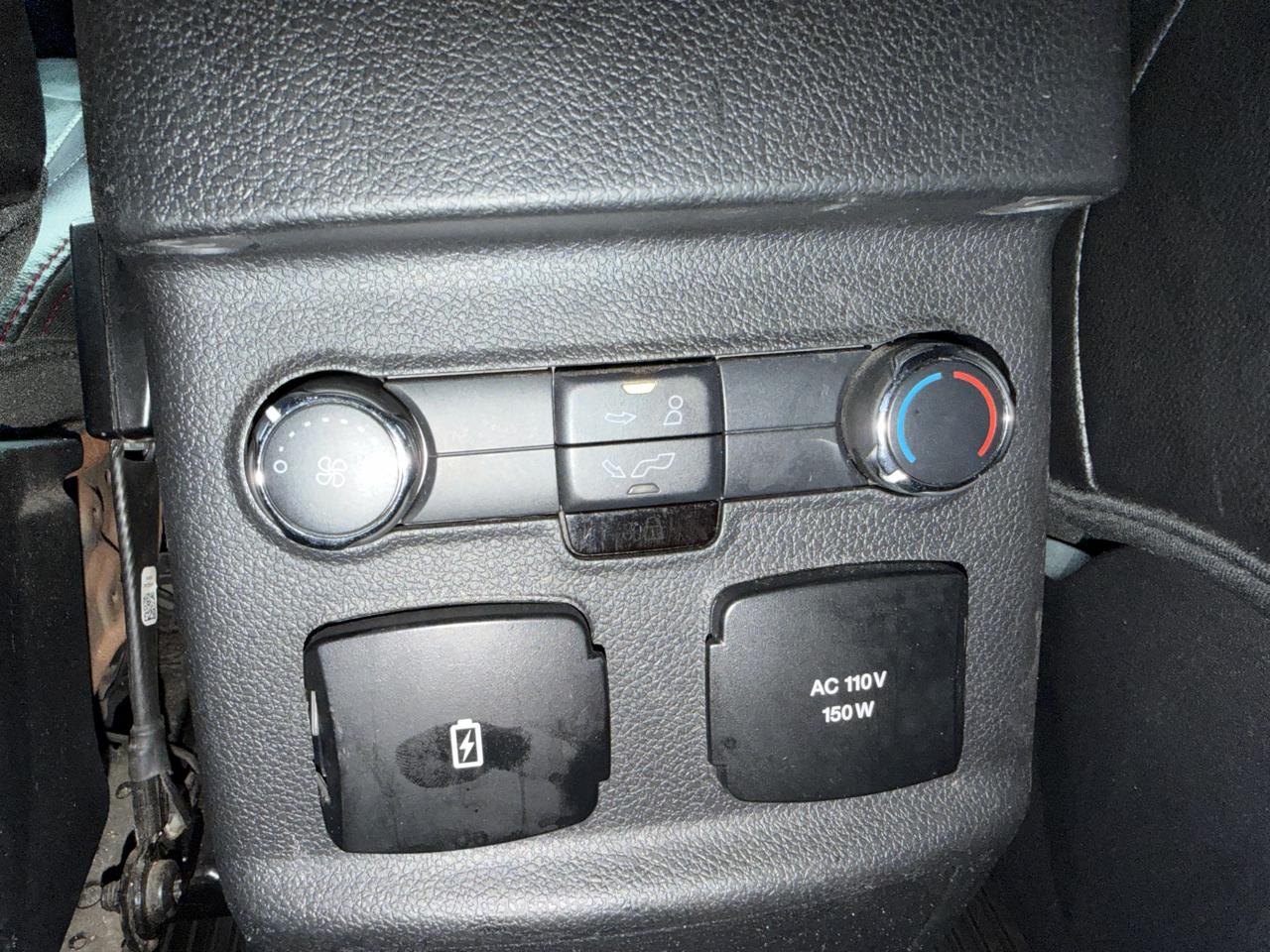Ford Explorer photo 18