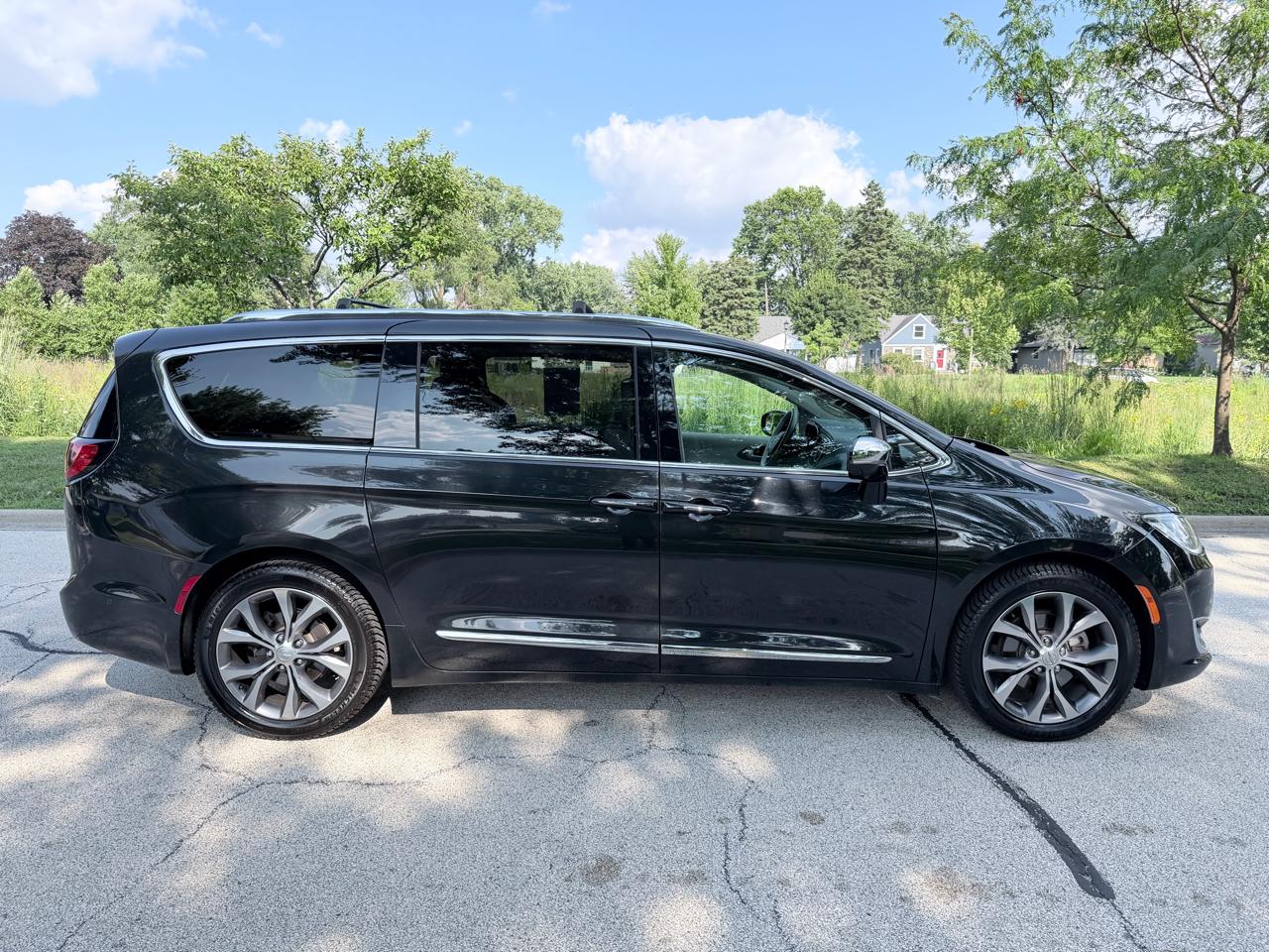 Chrysler Pacifica Limited FWD 2018