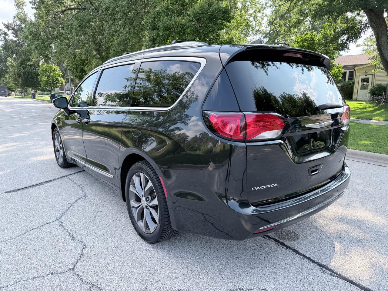 Chrysler Pacifica Limited FWD 2018
