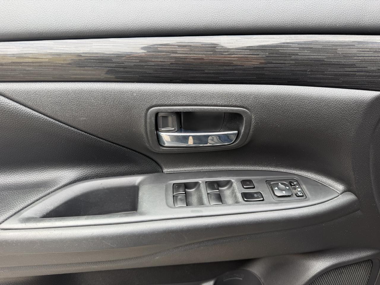 Mitsubishi Outlander SEL S-AWC 2017