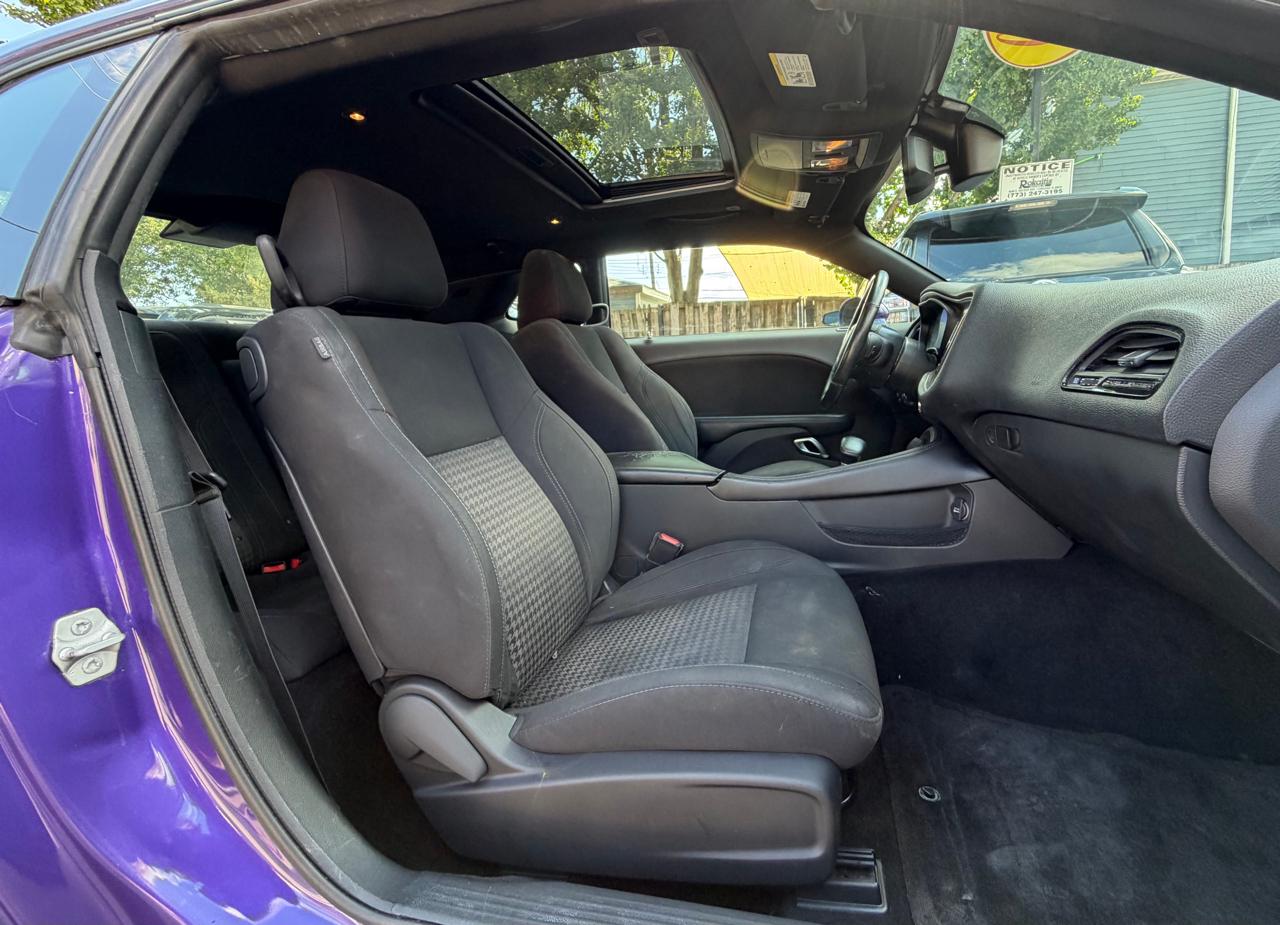 Dodge Challenger SXT RWD 2019