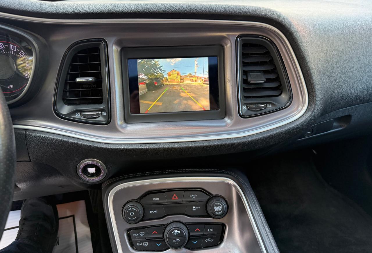 Dodge Challenger SXT RWD 2019