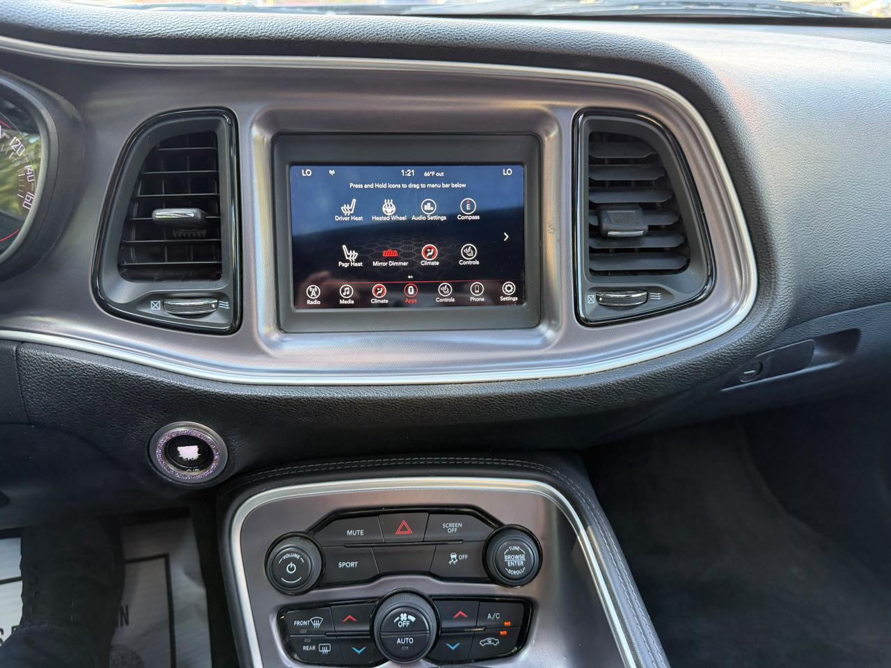 Dodge Challenger SXT RWD 2019