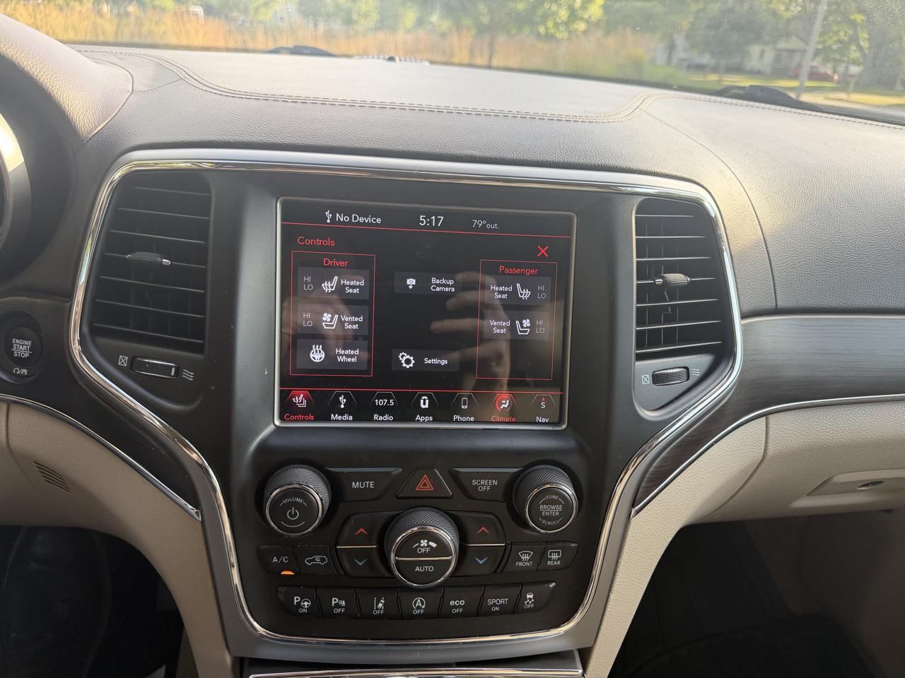 Jeep Grand Cherokee photo 16